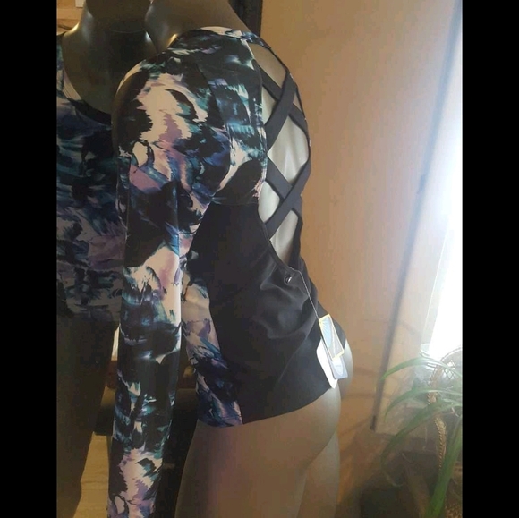 NEW w TAGS FABLETICS UV PROTECTION TOP - Picture 2 of 4